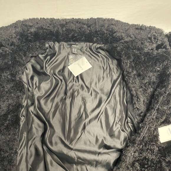 Forever 21 Black Faux Fur Coat – Soft Plush Long Sleeve Jacket – Size 2X - Picture 3 of 8